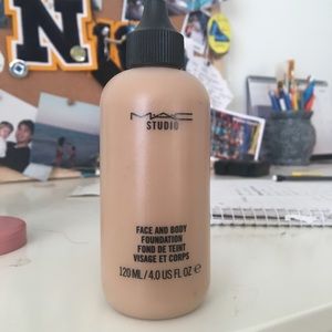 Mac Cosmetics Face and Body Foundation